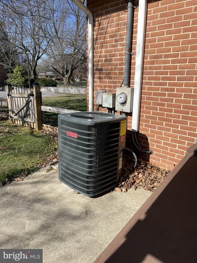 7903 Clover Hill Dr, Frederick, MD 21702 - photo 5