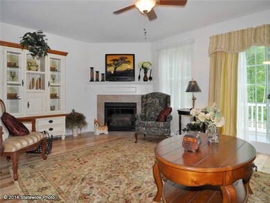 3 Gray Coach E unit 309, Cranston, RI 02921 - photo 4