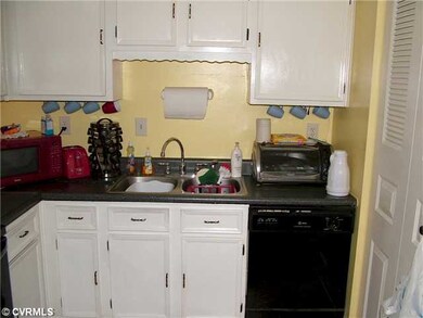 Kitchen - dishwasher/sink side of kitchen