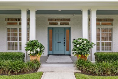 335 Wycliffe Dr, Houston, TX 77079 - photo 2