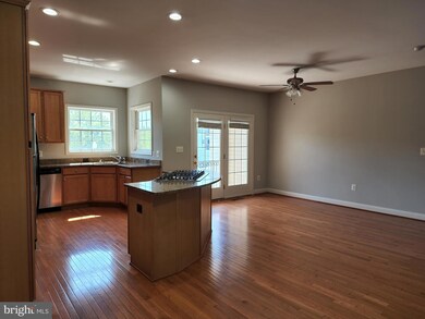 25819 Mews Terrace, Chantilly, VA 20152 - photo 4