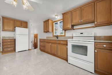 17954 W Big Oaks Rd, Grayslake, IL 60030 - photo 4