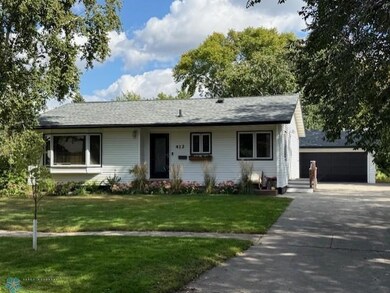 412 13th St N, Breckenridge, MN 56520 - photo 2