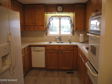 5880 Lazy Heart Kitchen (2)