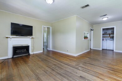 4-web-or-mls-5109 Nimitz Rd Milton 4