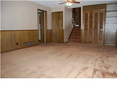 LOWER FAMILY ROOM