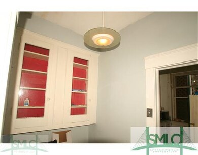 Butler Pantry.