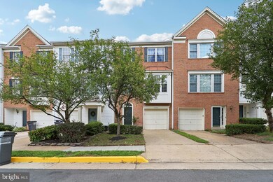 2490 Clover Field Cir, Herndon, VA 20171 - photo 2