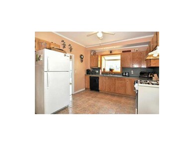 31 Broad St, Woonsocket, RI 02895 - photo 3