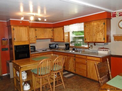 9 Phillip St, Troy, NY 12180 - photo 4