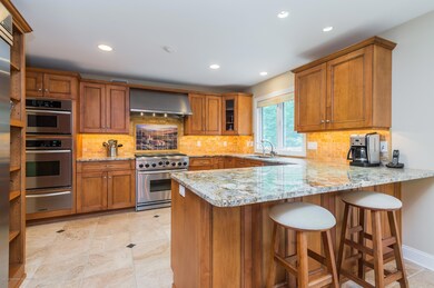 06_4WoodsEndWay_5_Kitchen_HiRes