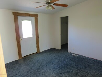 04 master bedroom