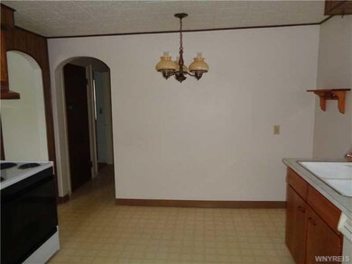 1098 Nash Rd, North Tonawanda, NY 14120 - photo 5