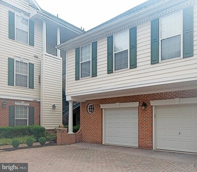 25300 Lake Mist Square unit 204, Chantilly, VA 20152 - photo 2