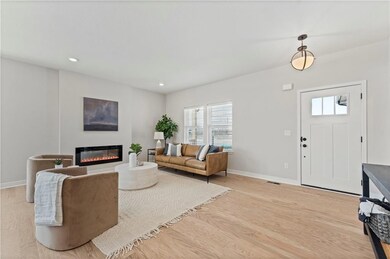 411 Woodview Dr, Raymore, MO 64083 - photo 4