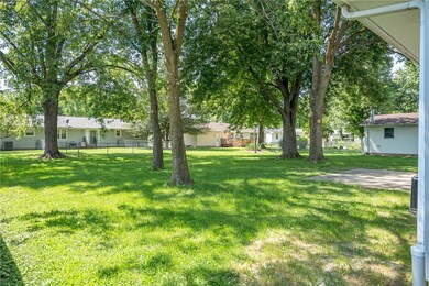 1013 N Martin St, Effingham, IL 62401 - photo 3