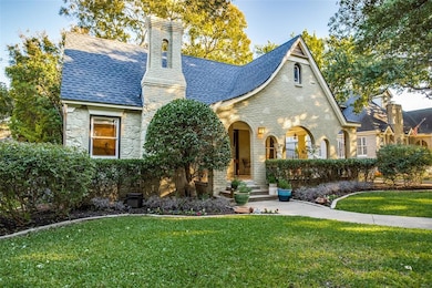 5627 Mercedes Ave, Dallas, TX 75206 - photo 2