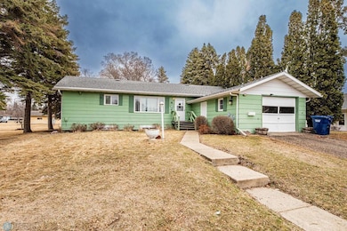 303 9th Ave E, Lisbon, ND 58054 - photo 3