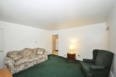 2917 N Pine St, Waukegan, IL 60087 - photo 5