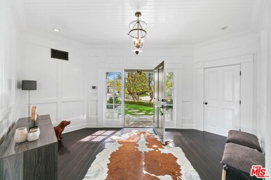 Entry/Foyer