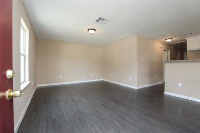 7609 Dyer St, Houston, TX 77088 - photo 4