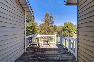 2405 Burnette Dr, Greensboro, NC 27406 - photo 5