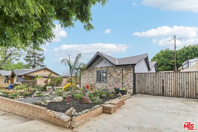 13243 Leach St, Sylmar, CA 91342 - photo 4