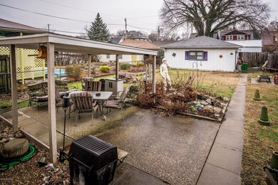 1905 E Oak St-07