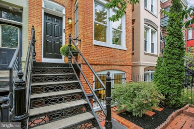 1124 G St NE, Washington, DC 20002 - photo 2