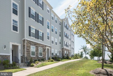 16866 Porters Inn Dr unit 44, Dumfries, VA 22026 - photo 2