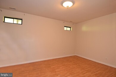 16861 Jed Forest Ln, Woodbridge, VA 22191 - photo 3