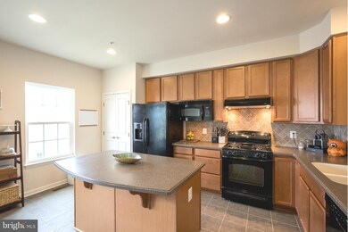 11810 Saint Linus Dr, Waldorf, MD 20602 - photo 3