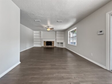 8502 Hot Springs Dr, Houston, TX 77095 - photo 3