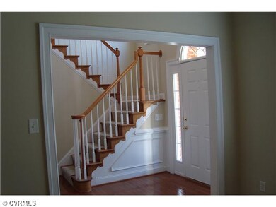 Foyer - The entrance is sharp and bright providing