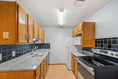 4 Pine Tree Dr unit 223, Arden Hills, MN 55112 - photo 5