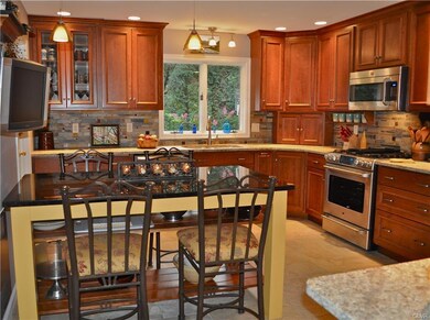 35 Applewood Dr, Easton, PA 18045 - photo 4