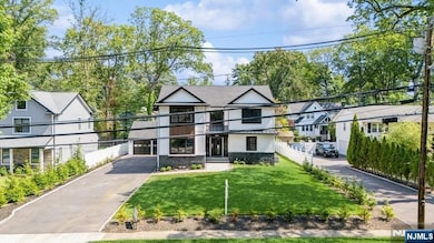 890 Oradell Ave, Oradell, NJ 07649 - photo 3