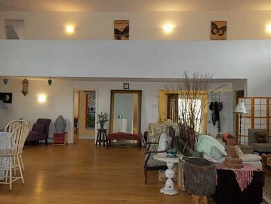 272 Mitchells Ln, Middletown, RI 02842 - photo 6