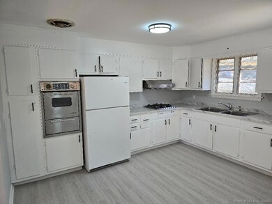 401 Farmington Ave, Waterbury, CT 06710 - photo 2