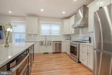 538 Leverington Ave unit C, Philadelphia, PA 19128 - photo 5