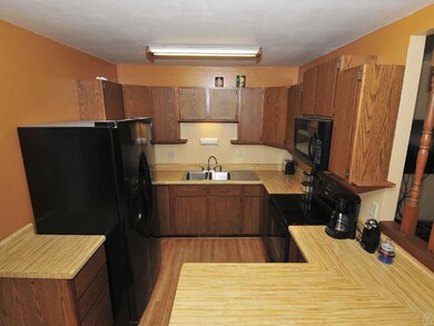 225 Lincoln St, Brooklyn, WI 53521 - photo 6