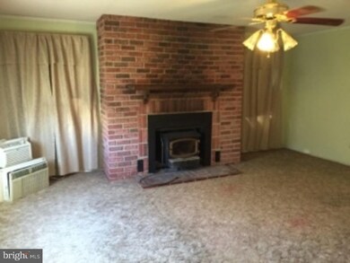 40 Peachfield Ln, Willingboro, NJ 08046 - photo 3