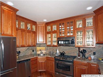 106 Potts Rd unit 6, Morganville, NJ 07751 - photo 3