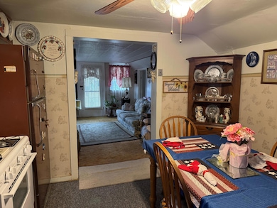 407 Hill St 14