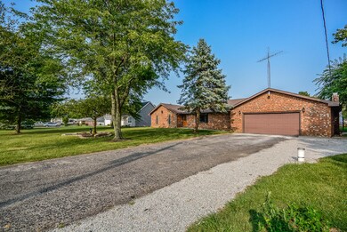 19036 Wapakoneta Cridersville Rd, Wapakoneta, OH 45895 - photo 3