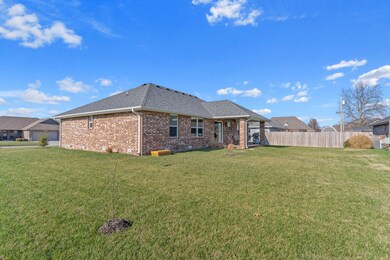 1214 S Fountain Dr-37