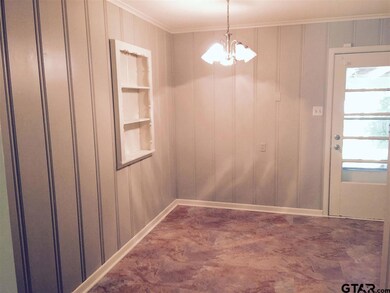 2823 Bateman Ave, Tyler, TX 75701 - photo 7