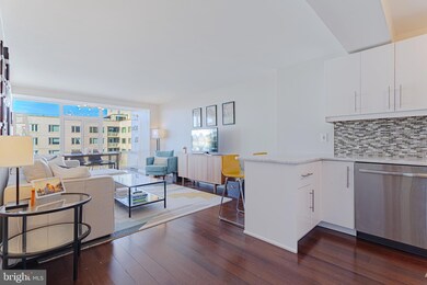 Potomac Plaza Terraces unit 718, Washington, DC 20037 - photo 5