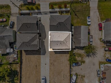 241 Rebecca St unit B, Houston, TX 77022 - photo 2