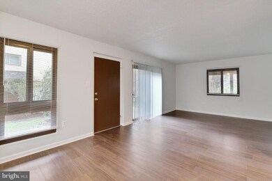 15289 Forest Grove Dr, Woodbridge, VA 22191 - photo 6